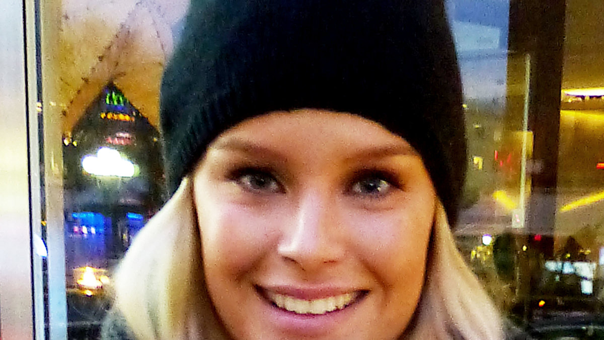 Julia Jämtin, 21, frisör från Sundbyberg.